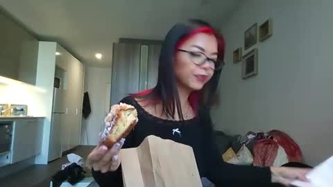 Akira Zay online show from April 2026 01:19:02 AM