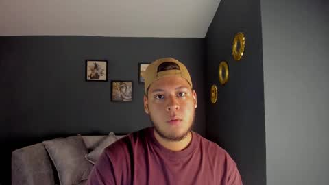 Snapshot of akon_2 chatting on February 2026 09:35:02 PM Akoon online show from February 2026 09:35:02 PM