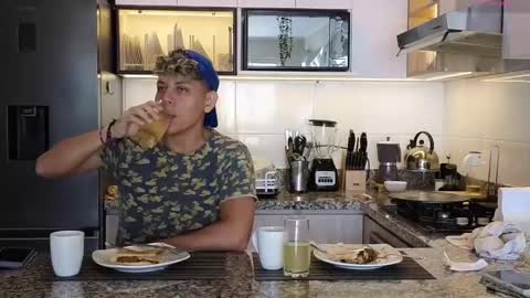 Snapshot of al_miko chatting on December 2024 07:07:01 PM Al Fox Miko Fortuni online show from December 2024 07:07:01 PM