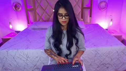 Snapshot of alahiacolucci chatting on May 2026 01:30:01 PM alahiacolucci online show from May 2026 01:30:01 PM