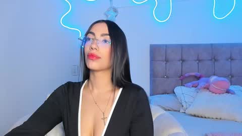 Alaia Alegria online show from March 2026 10:49:02 PM