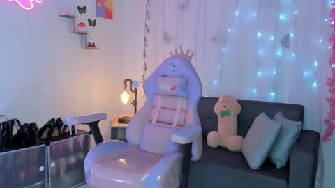 Snapshot of alaia_love77 chatting on January 2025 09:31:02 PM Alaia online show from January 2025 09:31:02 PM