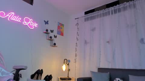 Snapshot of alaia_love77 chatting on January 2025 11:22:01 PM Alaia online show from January 2025 11:22:01 PM