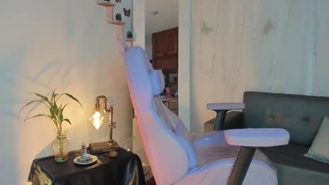 Snapshot of alaia_love77 chatting on February 2025 06:30:02 PM Alaia online show from February 2025 06:30:02 PM