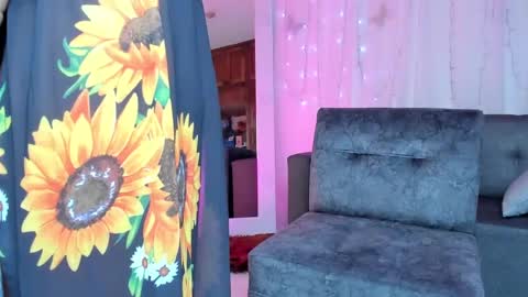 Snapshot of alaia_love77 chatting on March 2025 10:13:02 PM Alaia online show from March 2025 10:13:02 PM