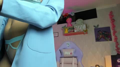 Snapshot of alaia_love77 chatting on September 2025 09:37:01 PM Alaia online show from September 2025 09:37:01 PM