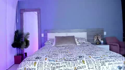 alaiaguerra online show from October 2025 08:17:02 PM