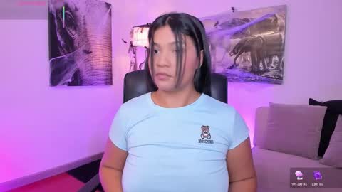 Alaia online show from October 2025 07:37:02 PM