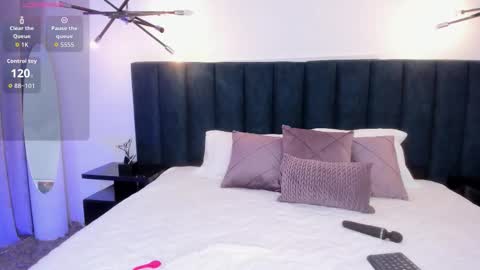 Alaia online show from March 2026 07:53:02 PM