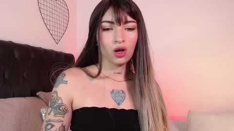 Snapshot of alailayong chatting on February 2025 09:48:01 PM alailayong online show from February 2025 09:48:01 PM