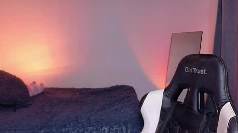 alan18n online show from April 2026 10:07:02 PM