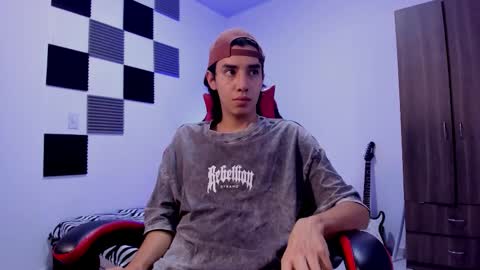 Snapshot of alan_boy01 chatting on September 2025 11:43:01 AM Alan Boy online show from September 2025 11:43:01 AM