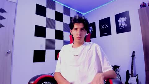 Snapshot of alan_boy01 chatting on October 2025 11:27:01 AM Alan Boy online show from October 2025 11:27:01 AM