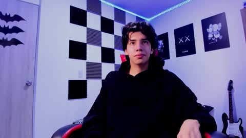 Snapshot of alan_boy01 chatting on November 2025 12:22:01 PM Alan Boy online show from November 2025 12:22:01 PM