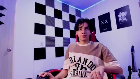 Snapshot of alan_boy01 chatting on December 2025 09:20:01 PM Alan Boy online show from December 2025 09:20:01 PM