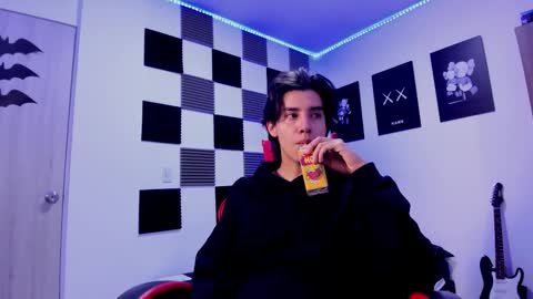 Snapshot of alan_boy01 chatting on December 2025 12:00:01 PM Alan Boy online show from December 2025 12:00:01 PM