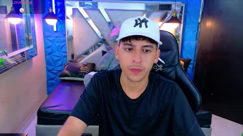 Snapshot of alan_del_reyx chatting on September 2025 07:19:01 AM ALAN DEL REY online show from September 2025 07:19:01 AM