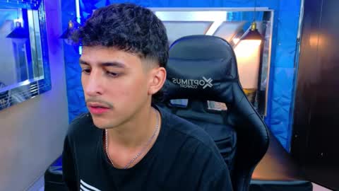 Snapshot of alan_del_reyx chatting on September 2025 03:45:02 AM ALAN DEL REY online show from September 2025 03:45:02 AM