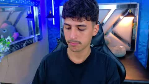 Snapshot of alan_del_reyx chatting on October 2025 08:28:02 PM ALAN DEL REY online show from October 2025 08:28:02 PM