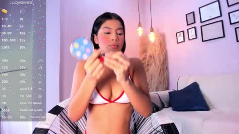 Snapshot of alana__rossetti chatting on October 2025 12:33:01 PM Alana online show from October 2025 12:33:01 PM