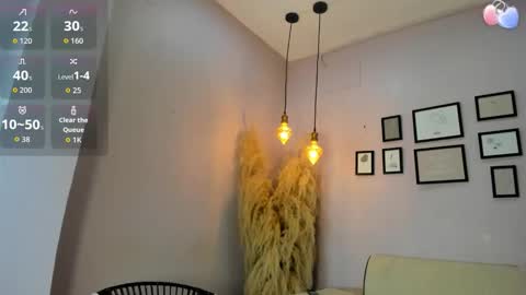 Snapshot of alana__rossetti chatting on November 2025 12:26:01 PM Alana online show from November 2025 12:26:01 PM