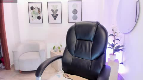 alana  online show from April 2026 08:42:02 PM