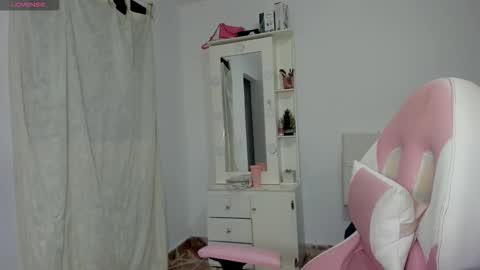 Snapshot of alana_ponse chatting on January 2026 02:03:01 AM Alana. online show from January 2026 02:03:01 AM