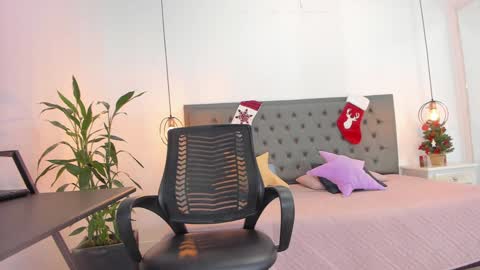 Snapshot of alana_suares chatting on December 2024 04:57:01 AM Alana online show from December 2024 04:57:01 AM