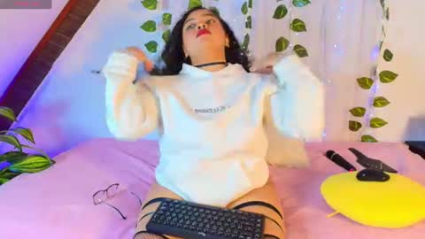 Snapshot of alanaa_gomezz chatting on June 2026 06:56:01 PM Alana Gmez online show from June 2026 06:56:01 PM