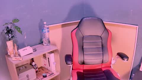 alanadelray online show from February 2025 09:31:01 AM