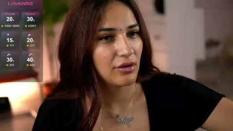 Snapshot of alanareign chatting on June 2026 09:32:02 AM AlanaReign online show from June 2026 09:32:02 AM