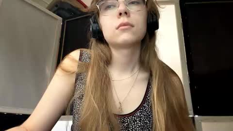 Stella online show from November 2025 08:57:02 AM