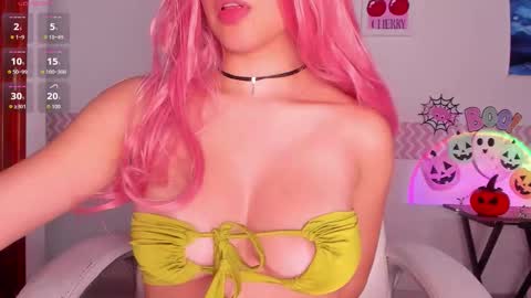 Snapshot of alanna_cherry chatting on November 2025 11:59:01 PM Alanna online show from November 2025 11:59:01 PM