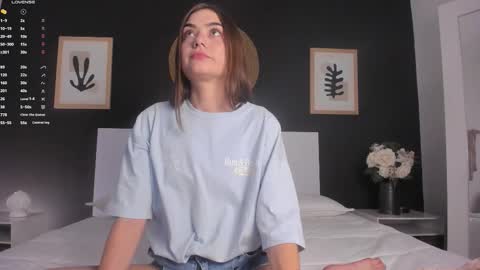 Alanna Cute Russell online show from October 2025 07:15:02 PM