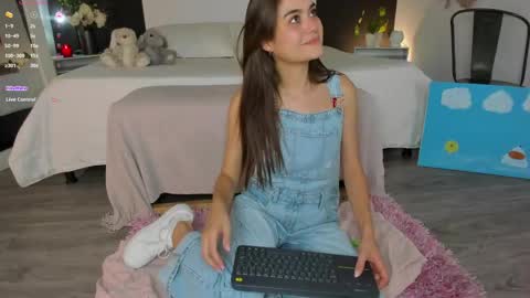 Snapshot of alannarusselll chatting on May 2026 08:04:02 PM Alanna Cute Russell online show from May 2026 08:04:02 PM