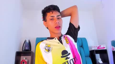 Snapshot of alannaughty_ chatting on January 2025 09:56:01 AM alannaughty_ online show from January 2025 09:56:01 AM