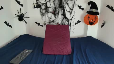 Im Alanis online show from November 2025 04:08:01 PM