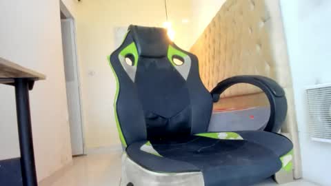 alantrickz365 online show from December 2025 10:36:01 PM