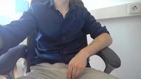 Snapshot of alaricsilberwald chatting on May 2026 11:15:01 AM alaric online show from May 2026 11:15:01 AM