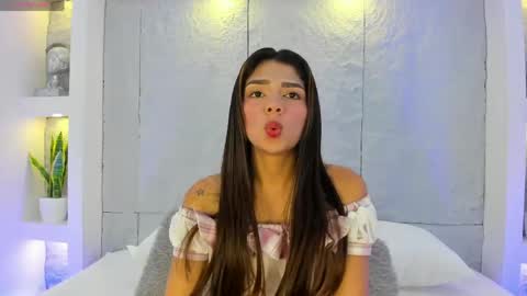 Alassia Hocthner online show from April 2026 11:36:01 AM