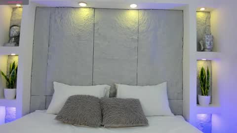 Alassia Hocthner online show from April 2026 11:38:02 AM