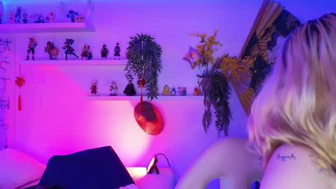 albaandthayron online show from April 2026 12:06:01 PM