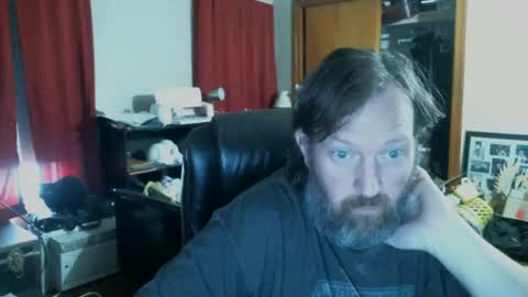 Snapshot of alberik2316 chatting on November 2025 05:02:01 PM Alberik online show from November 2025 05:02:01 PM