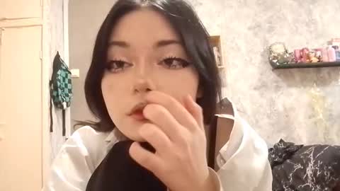 Snapshot of alberthamazierski chatting on November 2025 01:02:01 PM Im Katrina online show from November 2025 01:02:01 PM