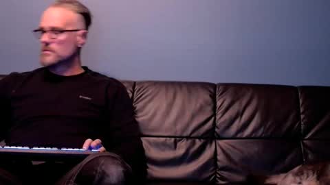 Snapshot of alcura_x chatting on December 2025 10:30:02 PM Alex online show from December 2025 10:30:02 PM