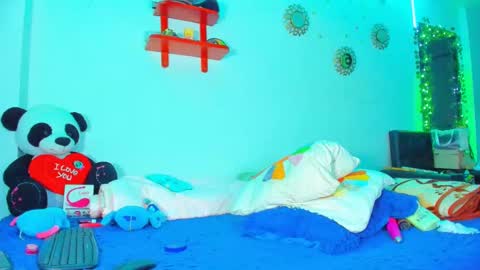 Snapshot of ale_horny_crazy chatting on December 2024 12:17:01 AM NIKO online show from December 2024 12:17:01 AM