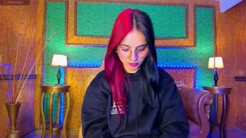 Snapshot of ale_sweety_ chatting on December 2025 12:31:02 PM Aleja Online GTM-5 700 1400 online show from December 2025 12:31:02 PM