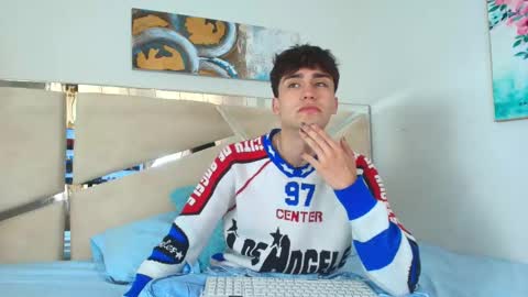 Snapshot of alec_rogue chatting on November 2025 02:17:02 PM alec online show from November 2025 02:17:02 PM