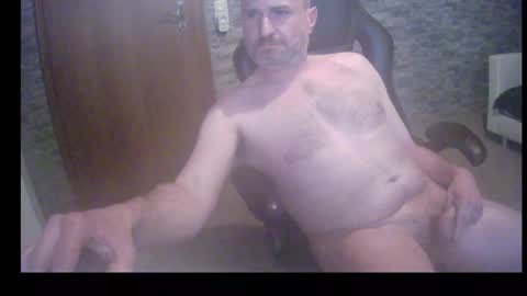 alec_tronic online show from April 2026 06:31:02 PM