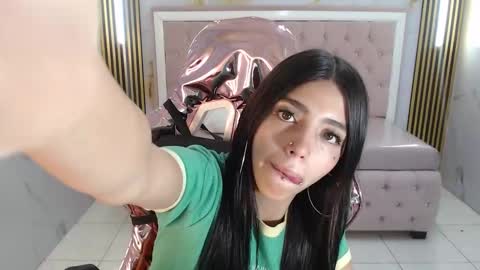 Snapshot of alehp_rose_s chatting on November 2025 01:14:02 PM Ale online show from November 2025 01:14:02 PM